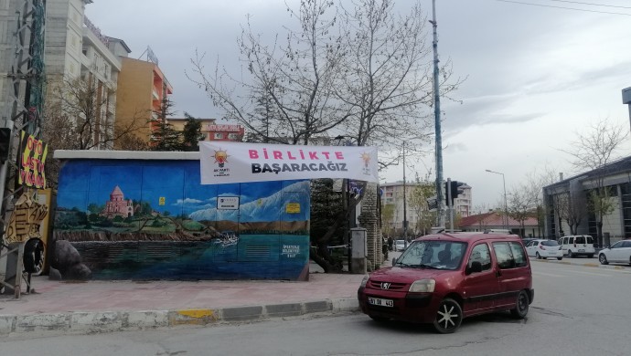 Van’da HDP’ye yasak, AKP’ye serbest