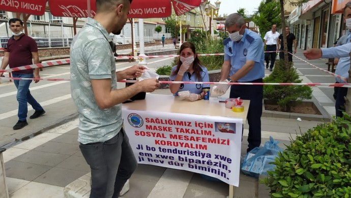 HDP’li belediyeden ücretsiz maske dağıtımı