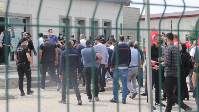 Kobanê Davası’nda HDP’lilere saldırı girişimi