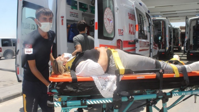 HDP’li eski milletvekilinin aracı kaza yaptı: 7 HDP’li yaralı