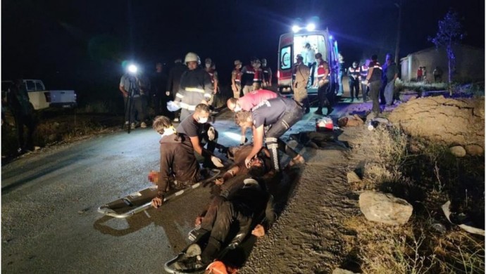 Van’da minibüs devrildi: 12 ölü, 20 yaralı