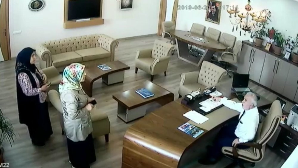 AKP’li başkanın kadın işçilere hakareti ve istifa baskısı kameraya yakalandı