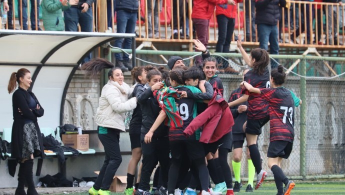 Amedspor Kadın Futbol Takımı süper lige  galibiyetle başladı