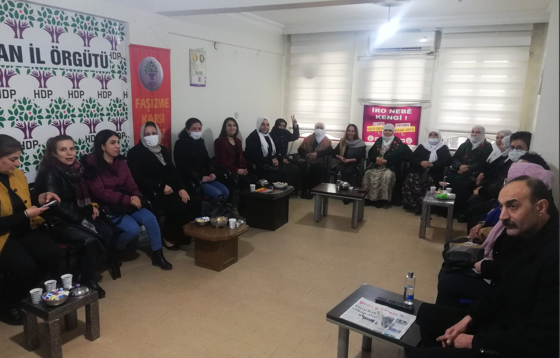 Batman Barış Anneleri HDP’nin yeni il yönetimini ziyaret etti