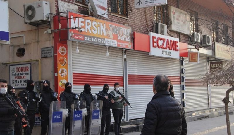 İnsan Hakları Derneği’nin Diyarbakır şubesine polis baskını