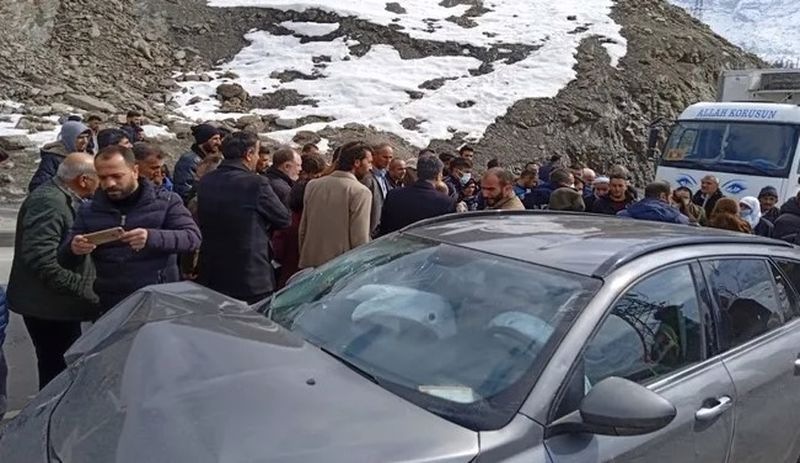 HDP Milletvekilinin içinde olduğu araç kaza yaptı: 2 yaralı