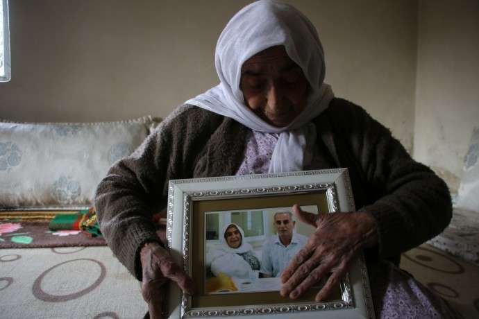 100 yaşındaki annenin son isteği hasta tutuklu oğlunu görmek