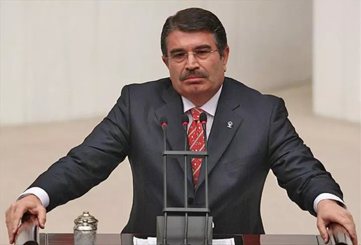 Eski AKP’li bakan İdris Naim Şahin de yeni parti kuruyor