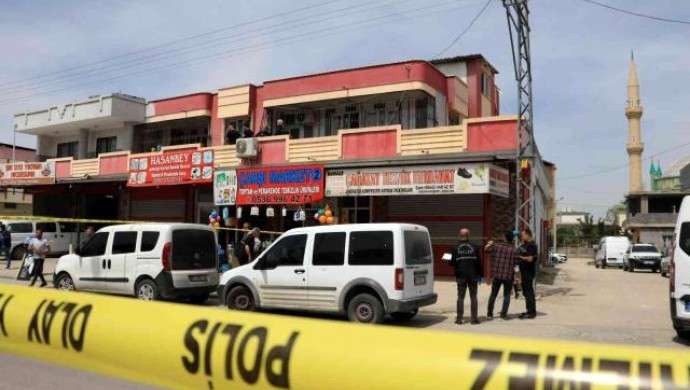 Adana’daki ev baskınında 2 polis yaralandı