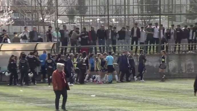 Amedspor Fenerbahçe maçında kavga çıktı