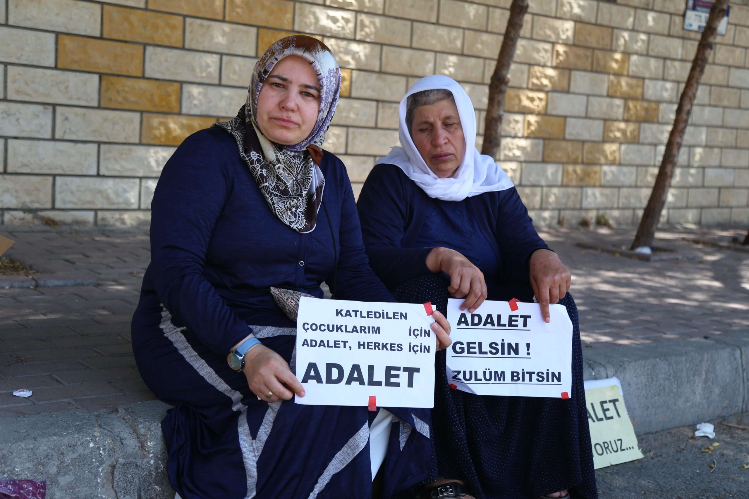 Adalet mücadelesi sürdüren Şenyaşar ailesi, adli tatil başlamadan bu zulme son verin.