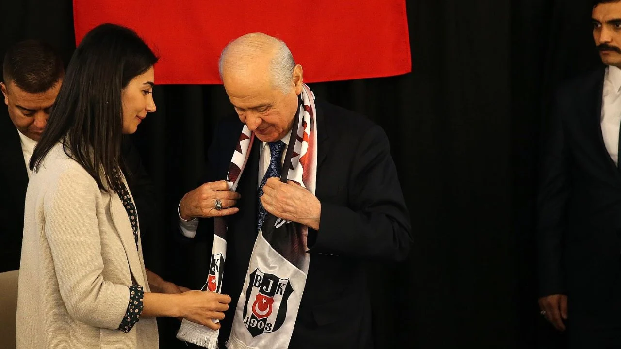 Bahçeli istifa etmemiş: Aidat ödemediği için Beşiktaş üyeliği düşürülmüş
