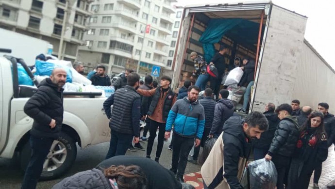 HDP Batman ve Siirt il örgütleri deprem bölgesine 3 tır yardım gönderdi