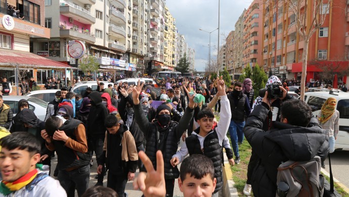 Kızıltepe’de Newroz yürüyüşle sona erdi