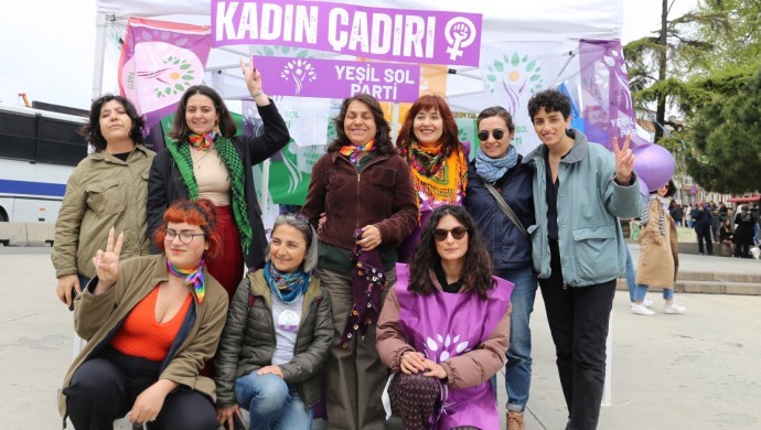 Mor Çadır standı kuran kadınlar: Değiştirecek gücümüz var!