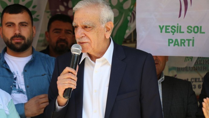 Ahmet Türk: Kürtler olmadan adım atamazlar