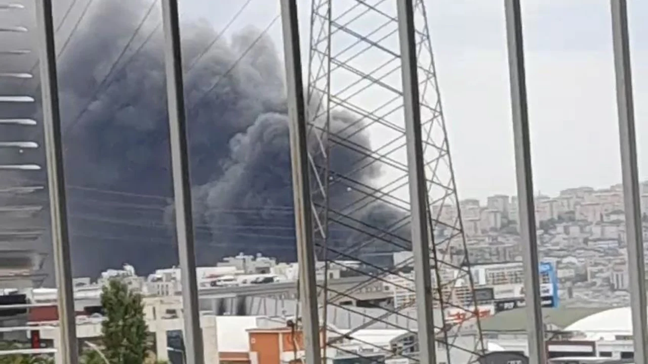 İstanbul’da sanayi sitesinde yangın
