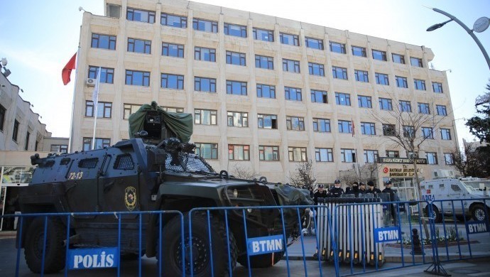 Batman kayyumu AKP adayı için 53 milyon TL’ye koli hazırlattı