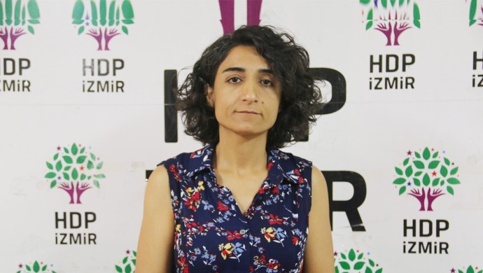 Tutuklanan HDP İzmir İl Eşbaşkanı Çelik’e çıplak arama