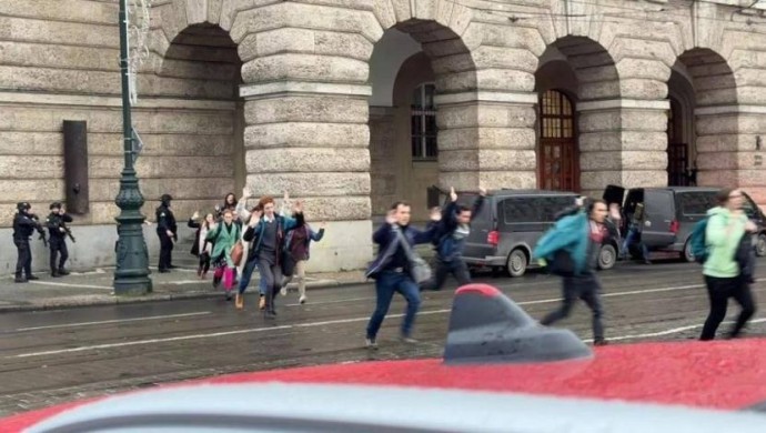Prag’da bir üniversitede silahlı saldırı