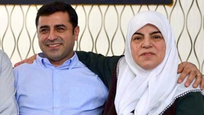 Annesi yoğun bakıma alınan Demirtaş Diyarbakır’a götürüldü