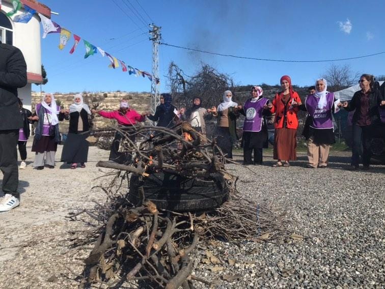 Silvan’da ilk Newroz ateşi yakıldı
