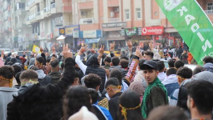 Cizre ve Kızıltepe’de kutlama sonrası yürüyüş