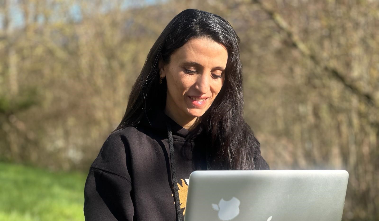 Sürgünde Bir Kürt Kadın Gazeteci: “Mesleğimi gururla yaptım”