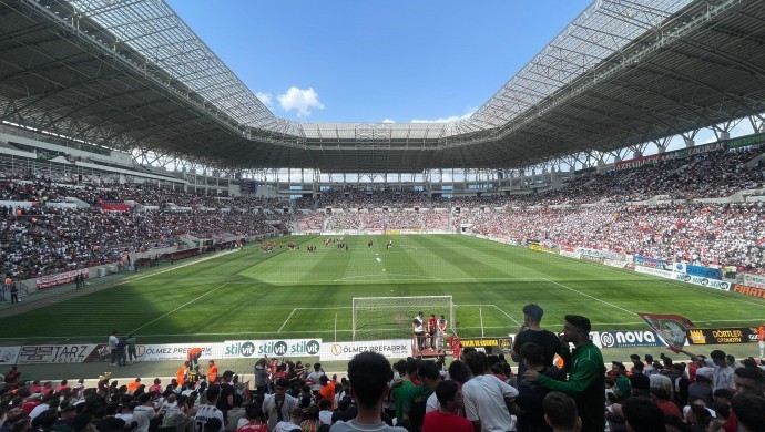 Amedspor, kendi sahasında karşılaştığı Iğdırspor’a 2-0 yenildi