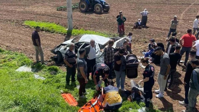 Diyarbakır’da takla atan araçtaki 6’sı çocuk 9 kişi yaralandı