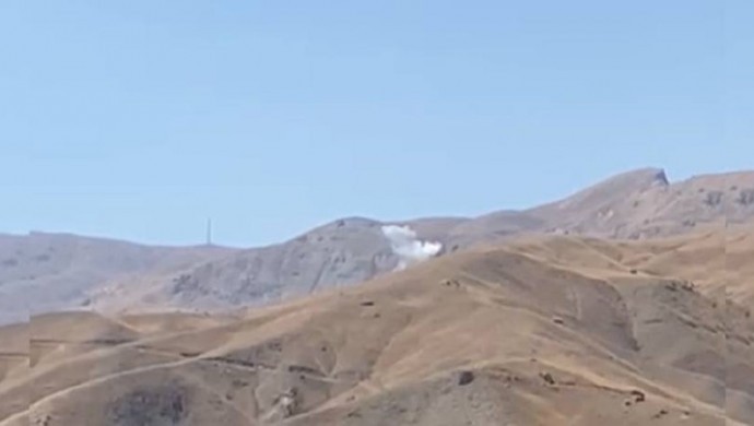 Hakkari’de yaşam alanları bombalandı