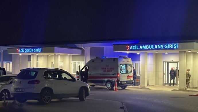 Bir kadın üç çocuğuyla birlikte yaşamını yitirmiş halde bulundu